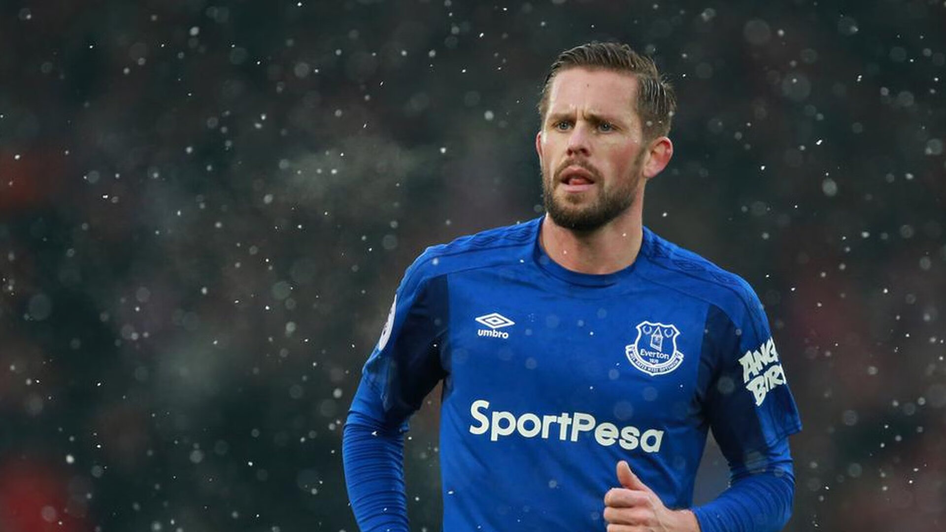 “亚戈·卡尔曼的精湛传球与强悍进攻,助阿根廷美洲狮队稳步提升”